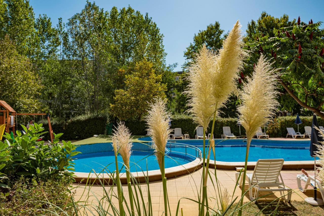 Menada Diamond Bay Apartments Sunny Beach Exterior foto
