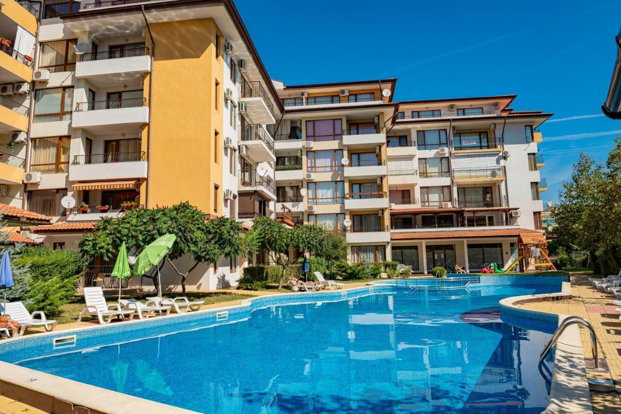 Menada Diamond Bay Apartments Sunny Beach Exterior foto